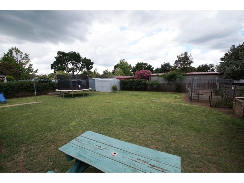 11 Dalton Drive, Armidale NSW 2350