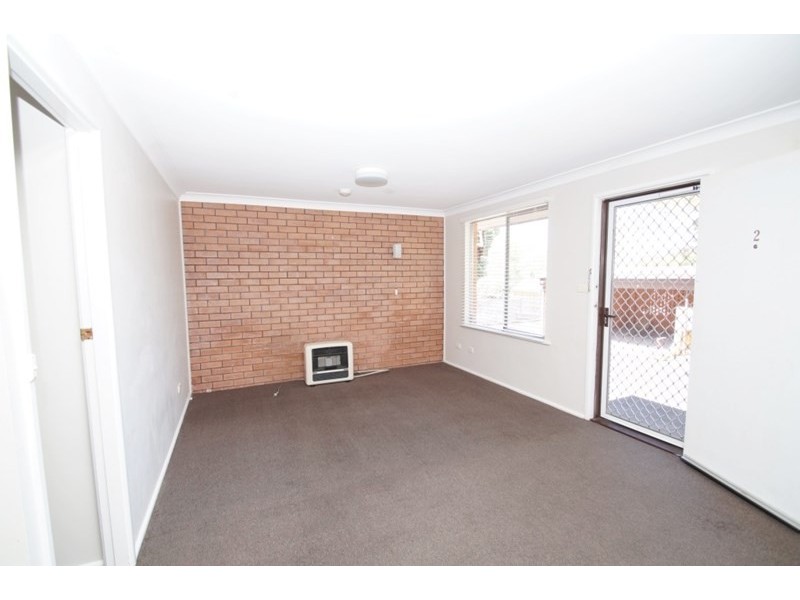 2/20 Drummond Avenue, Armidale NSW 2350