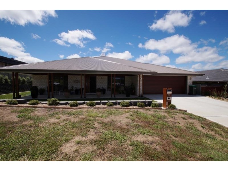 71 Box Hill Drive, Armidale NSW 2350
