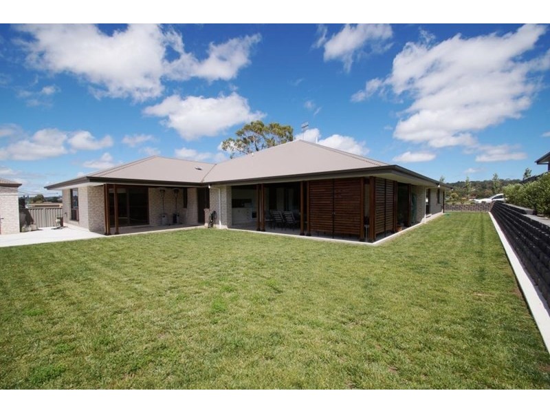 71 Box Hill Drive, Armidale NSW 2350