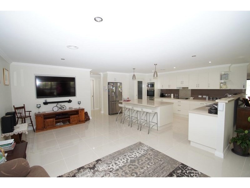 71 Box Hill Drive, Armidale NSW 2350