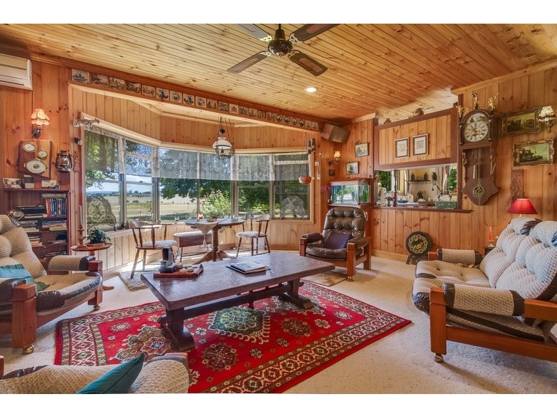 67 Wattle Drive, Armidale NSW 2350