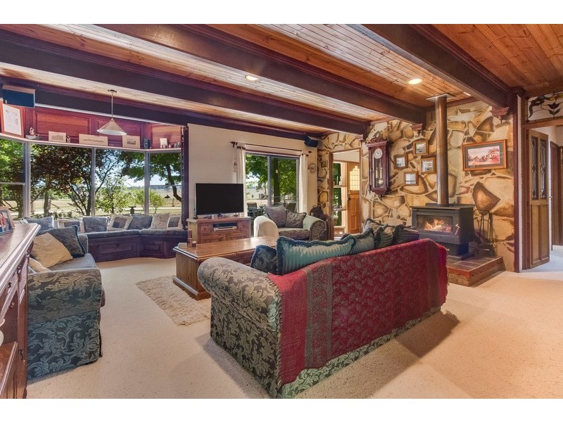 67 Wattle Drive, Armidale NSW 2350