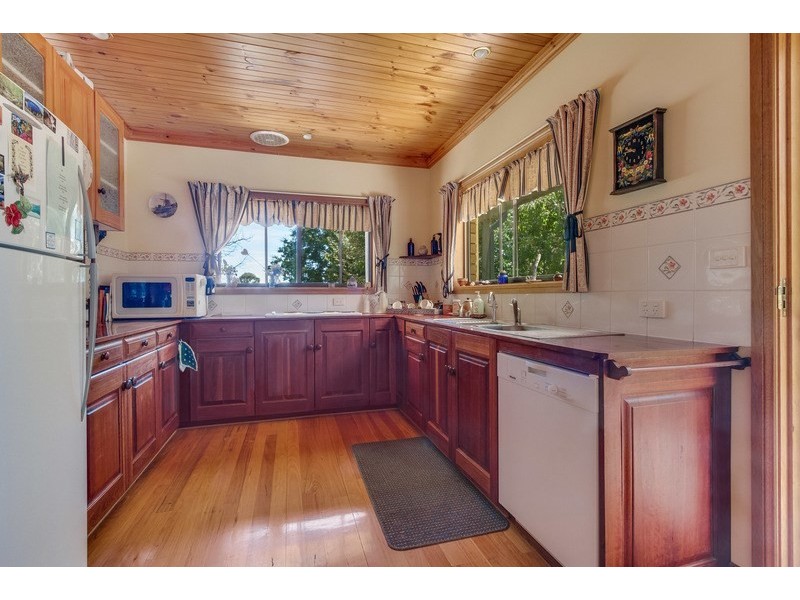 67 Wattle Drive, Armidale NSW 2350