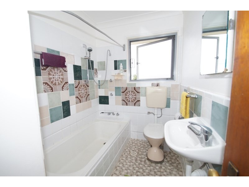 2 McLean Avenue, Armidale NSW 2350