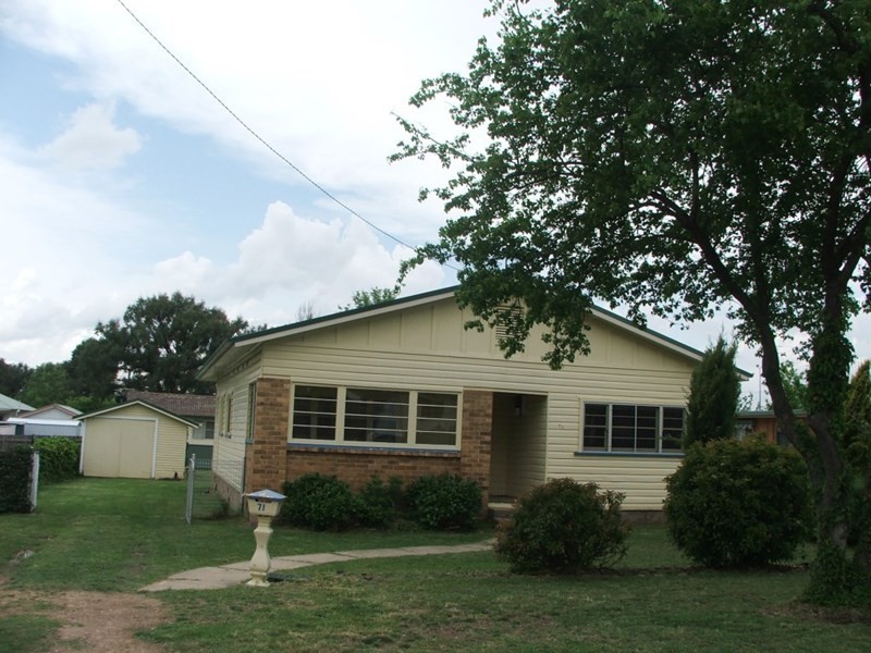71 Mossman Street, Armidale NSW 2350