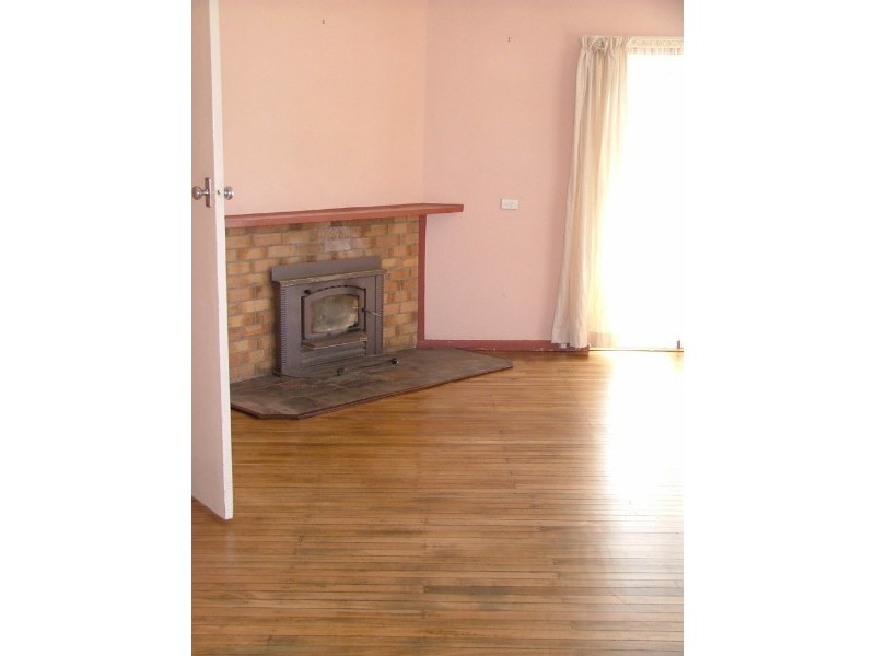 22 White Avenue, Armidale NSW 2350