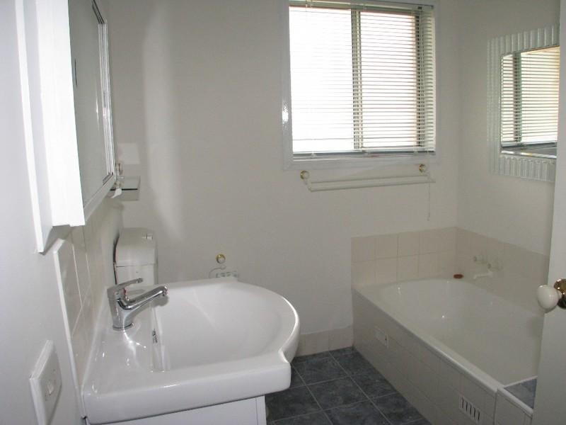 14 Bracken Street, Armidale NSW 2350