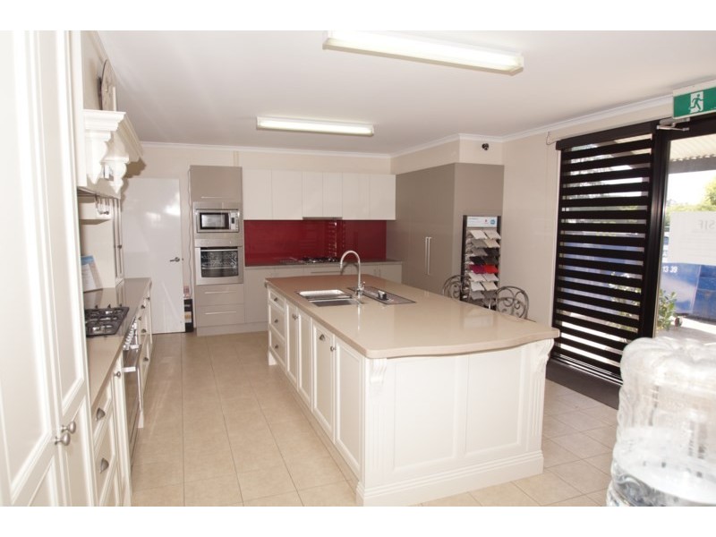 4 Southern Cross Drive, Armidale NSW 2350