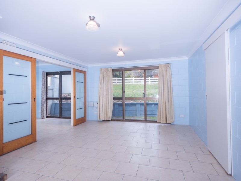 2 Moyes Street, Armidale NSW 2350