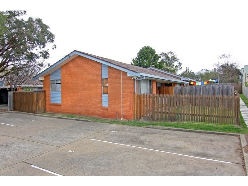 2/10 Dawson Avenue, Armidale NSW 2350