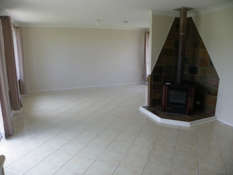36 Verna Close, Armidale NSW 2350