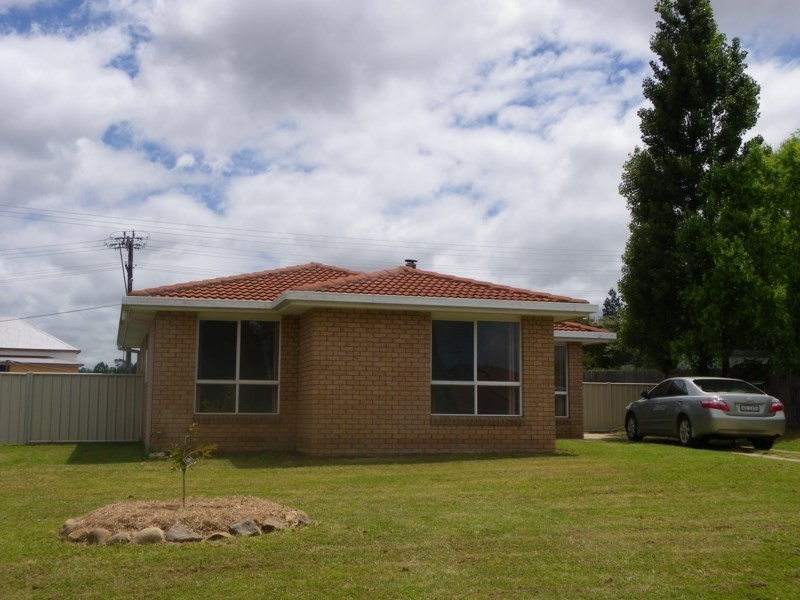 36 Verna Close, Armidale NSW 2350