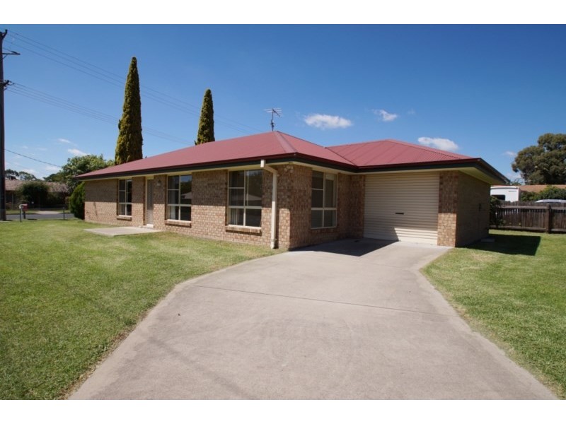 98 Niagara Street, Armidale NSW 2350