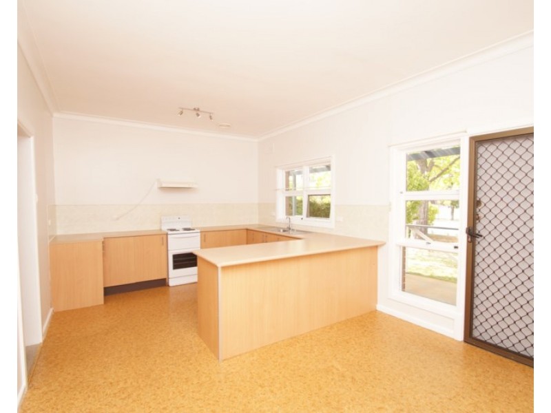 13 DUVAL Street, Armidale NSW 2350