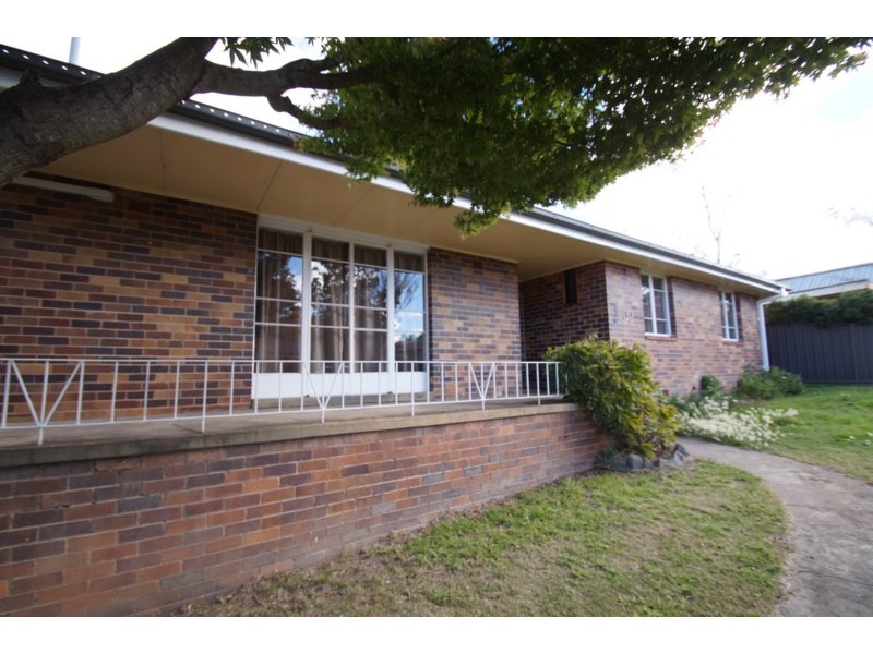 2 Drummond Avenue, Armidale NSW 2350