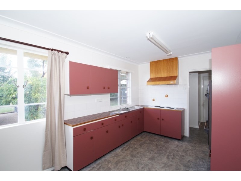 2 Drummond Avenue, Armidale NSW 2350