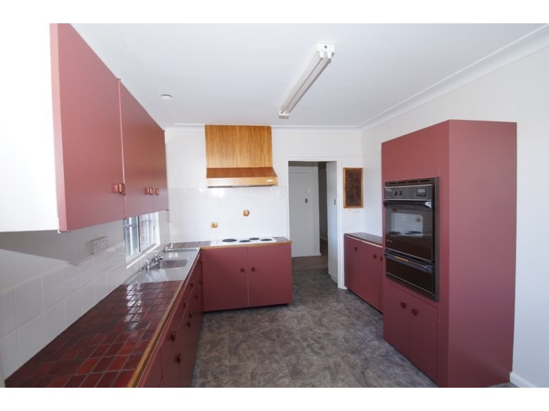 2 Drummond Avenue, Armidale NSW 2350