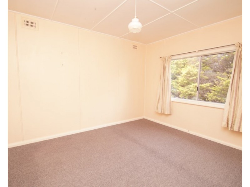 22a Madgewick Drive, Armidale NSW 2350