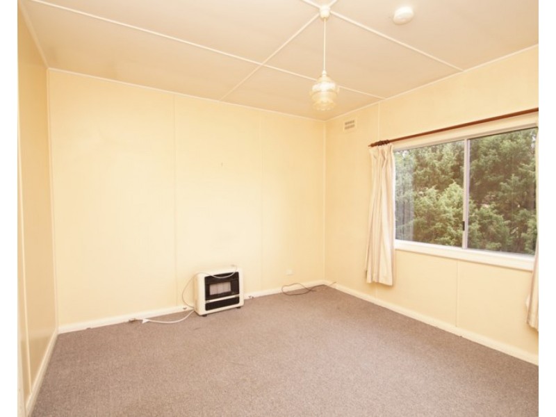 22a Madgewick Drive, Armidale NSW 2350