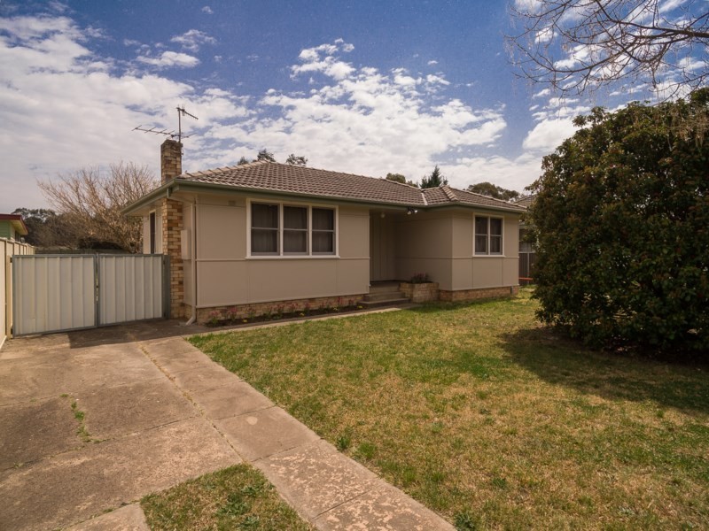 36 Golgotha Street, Armidale NSW 2350