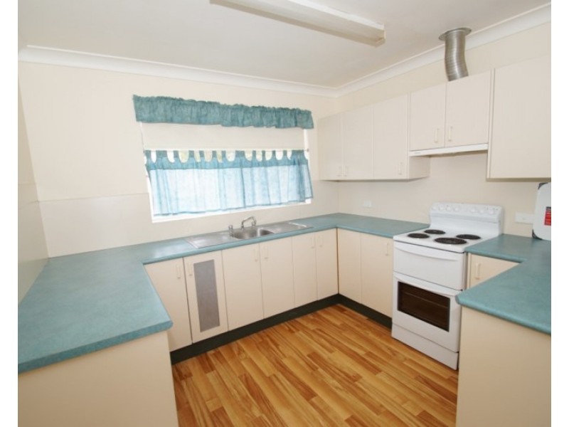 2/11 Marshall Avenue, Armidale NSW 2350