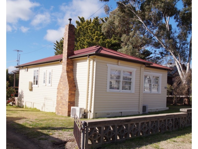 165 Mossman Street, Armidale NSW 2350
