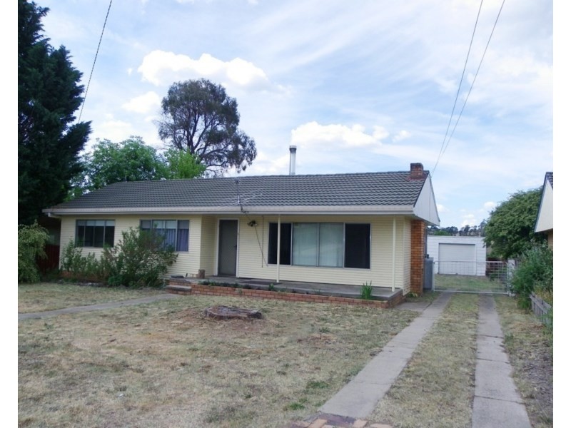 43 Claude Street, Armidale NSW 2350