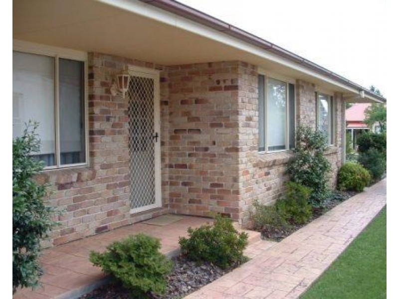 2/74 Beardy Street, Armidale NSW 2350