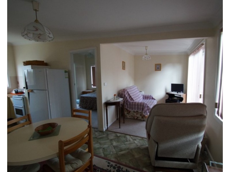 2/2 Glen Innes Road, Armidale NSW 2350