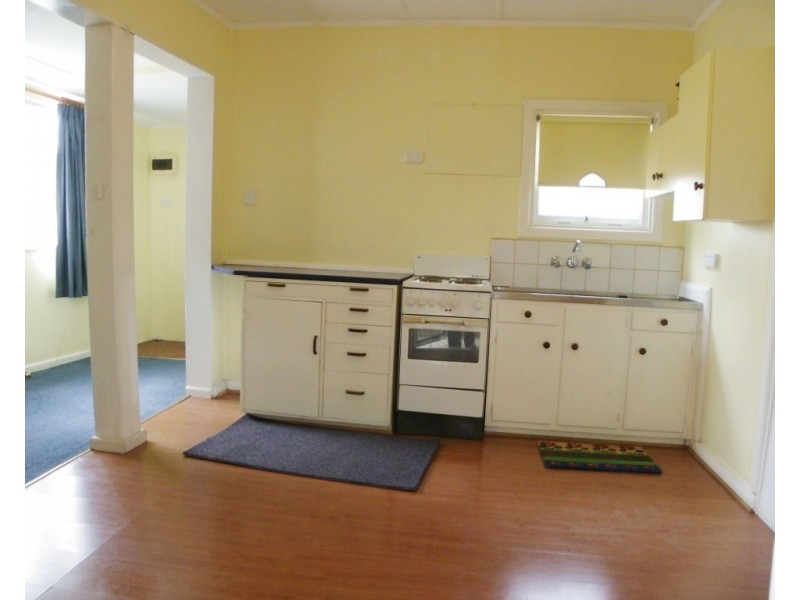 2/6 West Avenue, Armidale NSW 2350