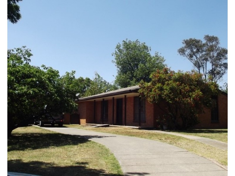 18 Robina Crescent, Armidale NSW 2350