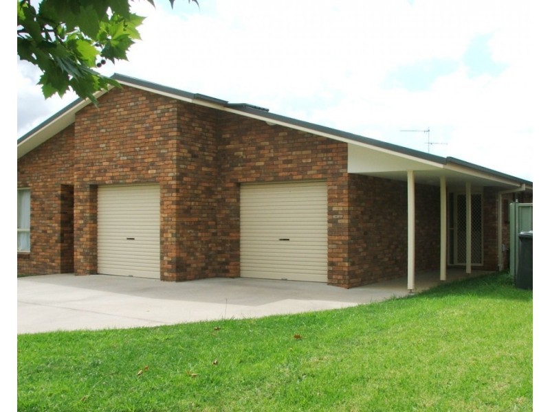 2/3 Grills Place, Armidale NSW 2350