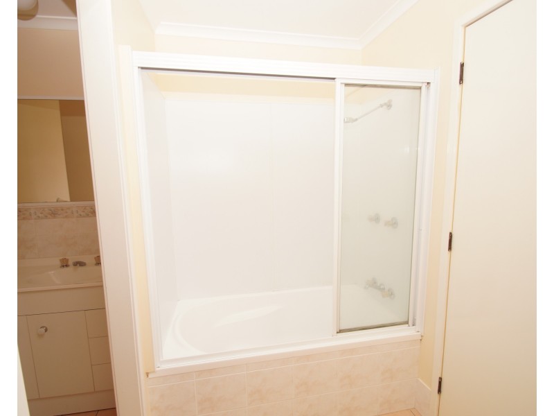 2/3 Grills Place, Armidale NSW 2350