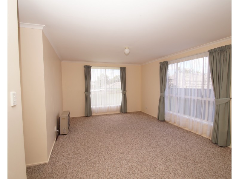 2/3 Grills Place, Armidale NSW 2350