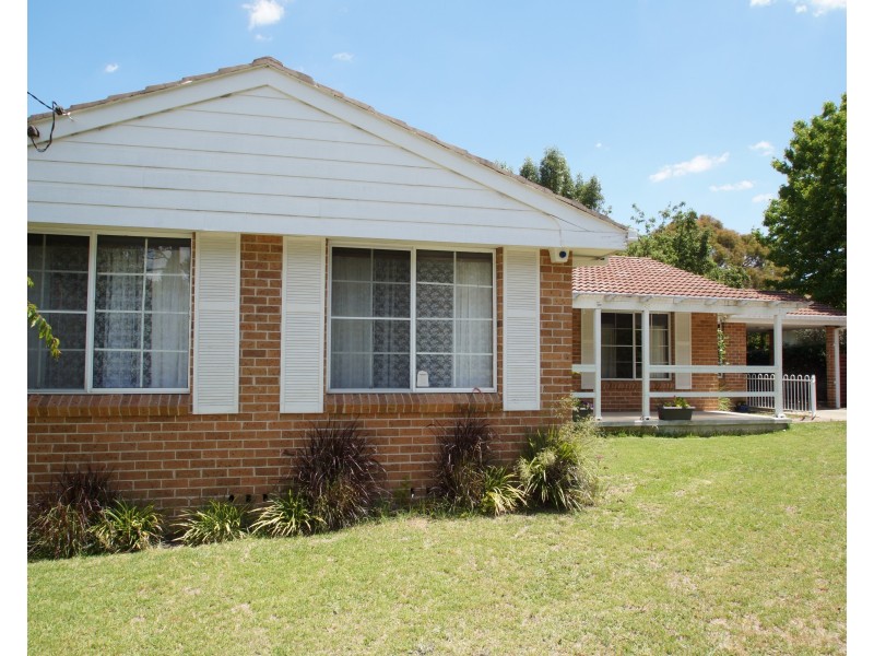 2A Campion Parade, Armidale NSW 2350