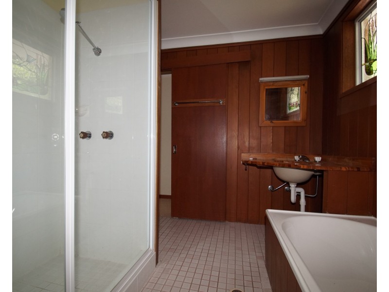 2A Campion Parade, Armidale NSW 2350