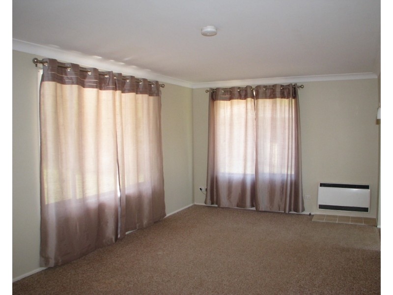 16 Kathleen Crescent, Armidale NSW 2350