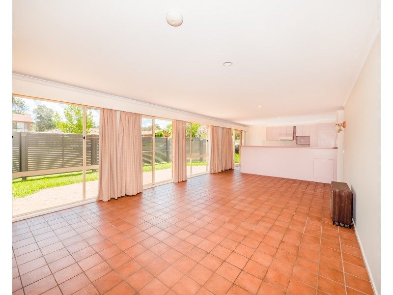 10 Hunt Avenue, Armidale NSW 2350