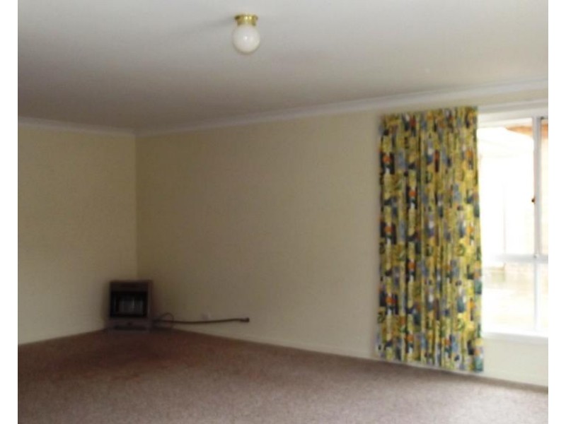 2/1 Grills Place, Armidale NSW 2350
