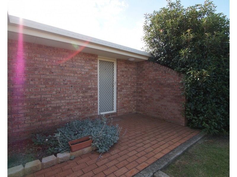 2/91 Queen Elizabeth Drive, Armidale NSW 2350