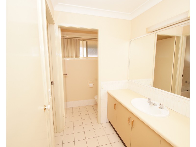 2/91 Queen Elizabeth Drive, Armidale NSW 2350
