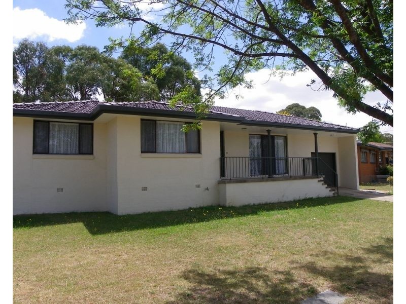 35 Glass Street, Armidale NSW 2350