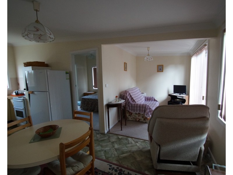 2/2 Glen Innes Road, Armidale NSW 2350
