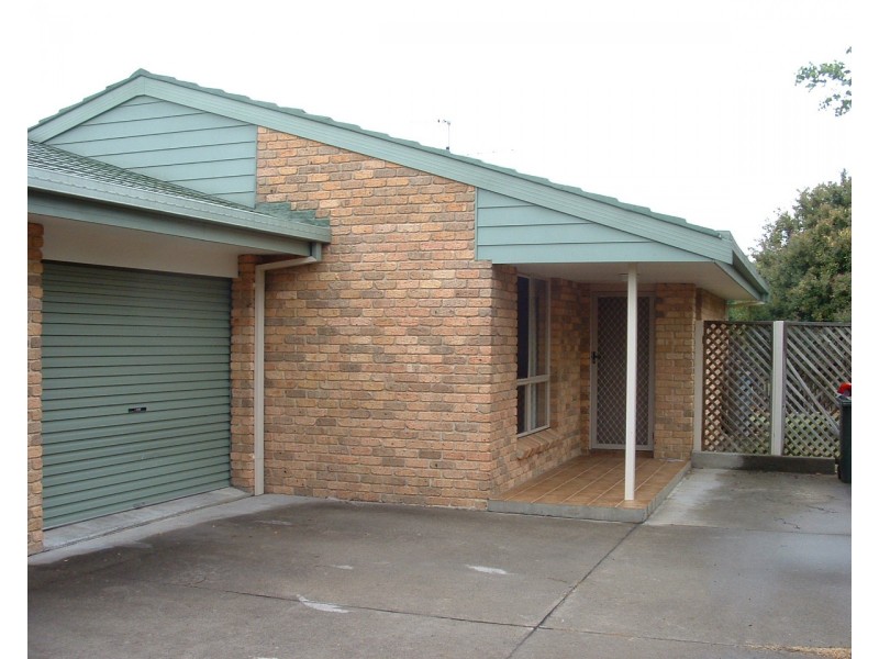 2/3 The Boulevarde, Armidale NSW 2350