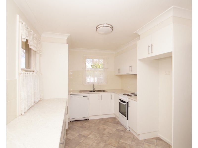12 Dorothy Avenue, Armidale NSW 2350