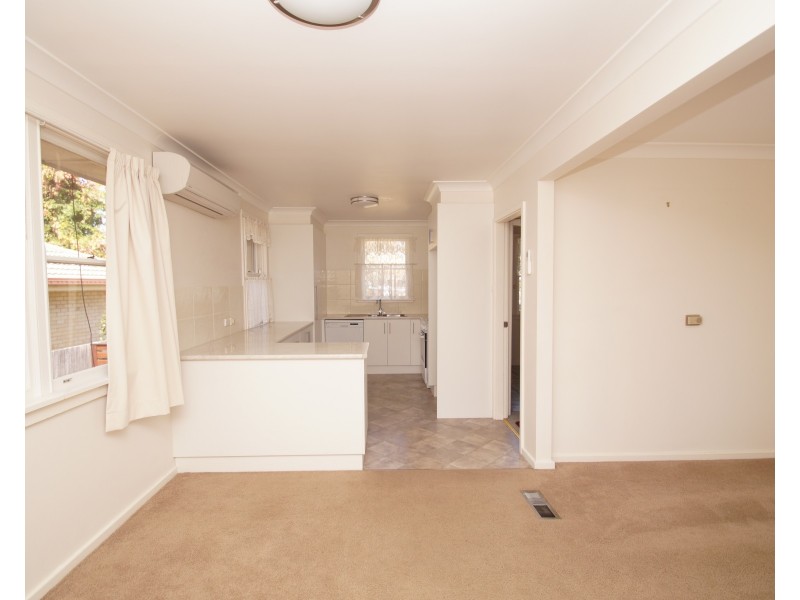 12 Dorothy Avenue, Armidale NSW 2350