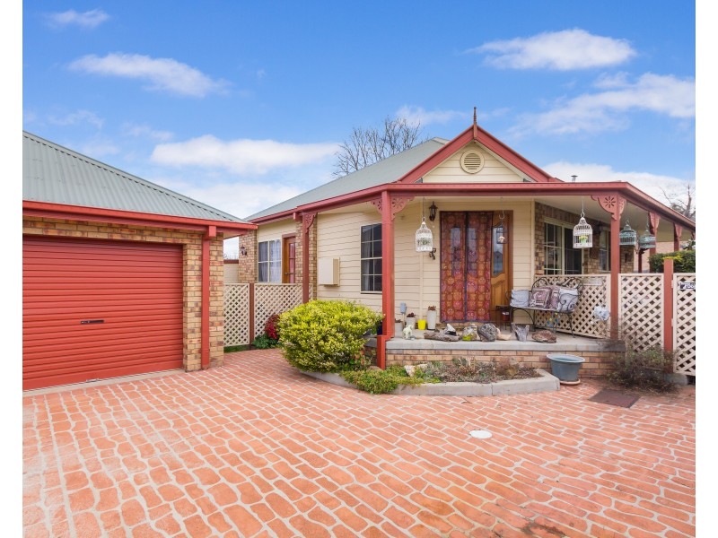 64b Marsh Street, Armidale NSW 2350