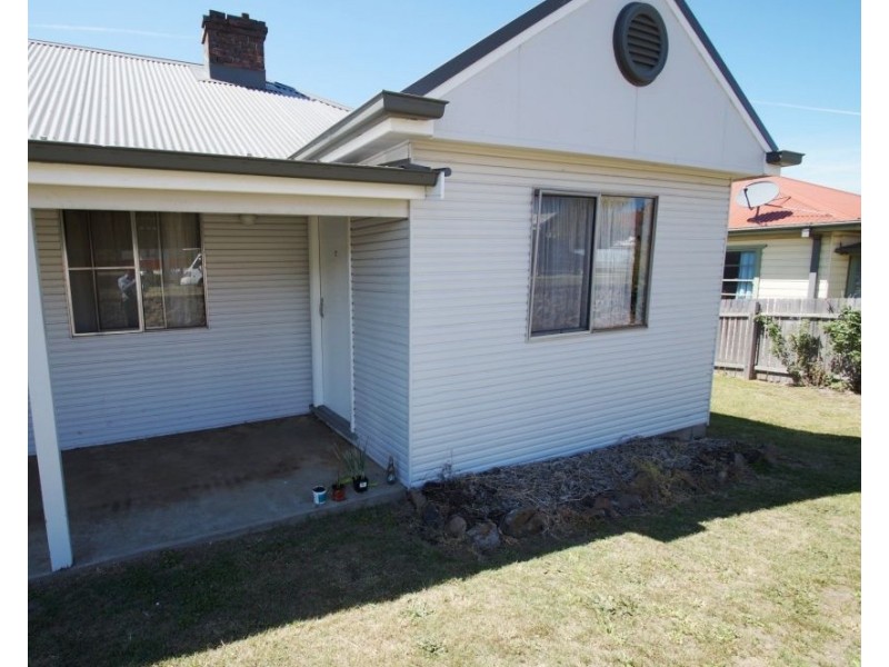 2/1 Marsh Street, Armidale NSW 2350