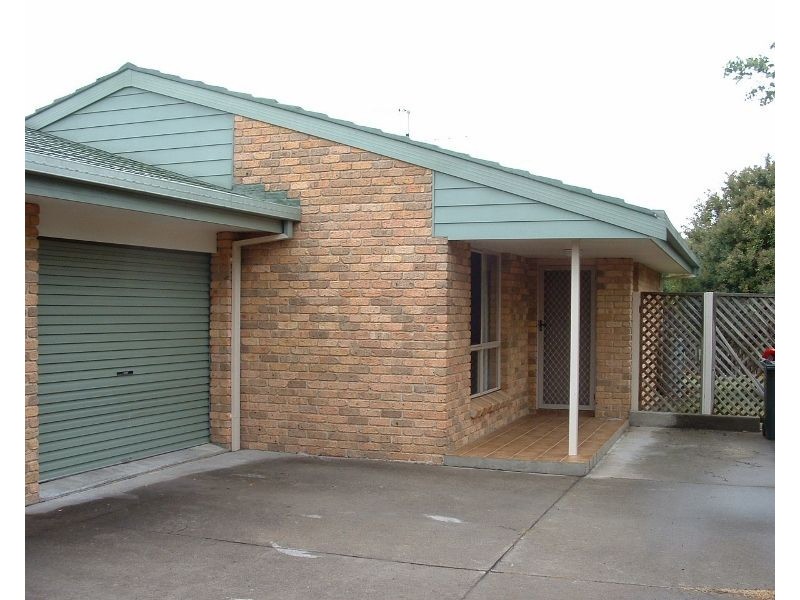 2/3 The Boulevarde, Armidale NSW 2350